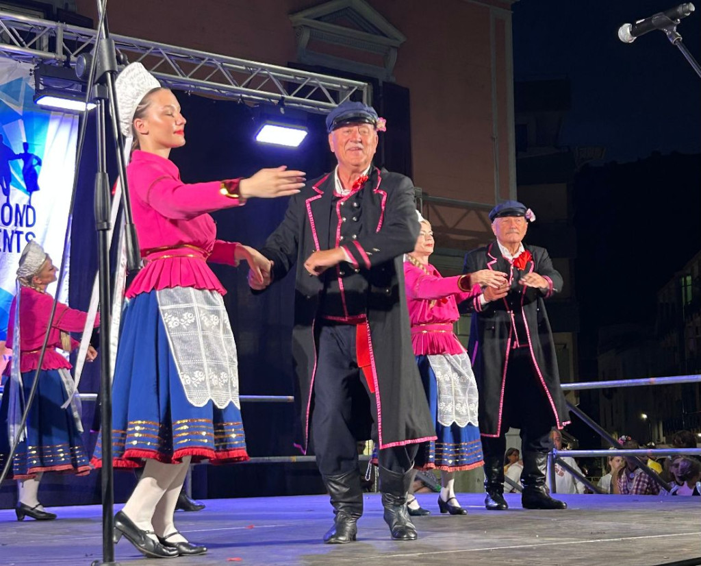 Zespół Pieśni i Taniec Ziemi w Kutnowskiej we Włoszech