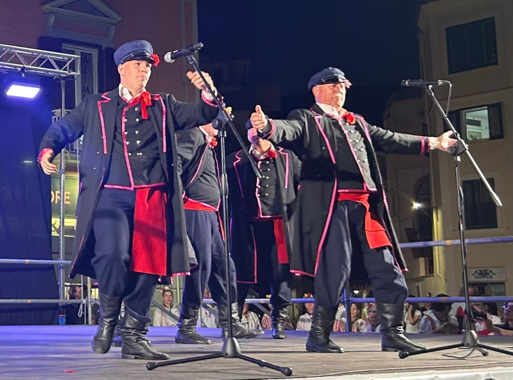 Zespół Pieśni i Taniec Ziemi w Kutnowskiej we Włoszech