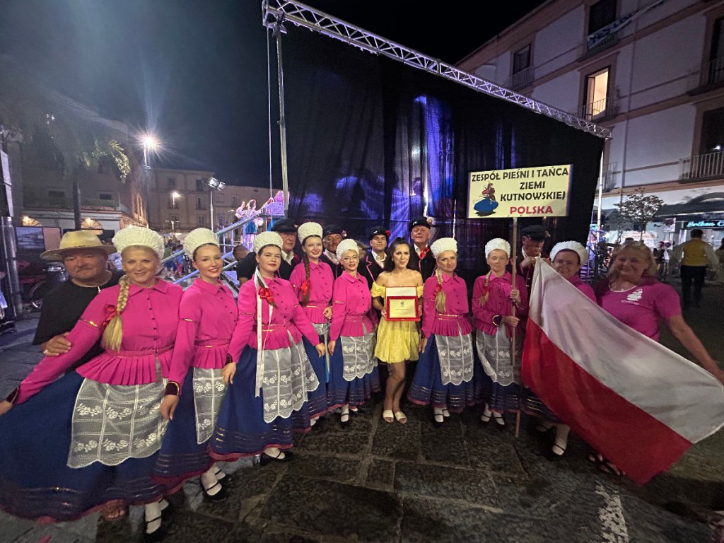 Zespół Pieśni i Taniec Ziemi w Kutnowskiej we Włoszech