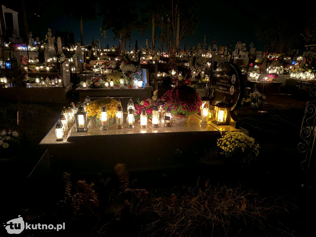 Cmentarze nocą