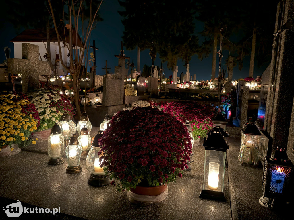 Cmentarze nocą