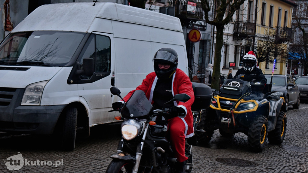 Inwazja Świętych Mikołajów! Tłumy w centrum Kutna