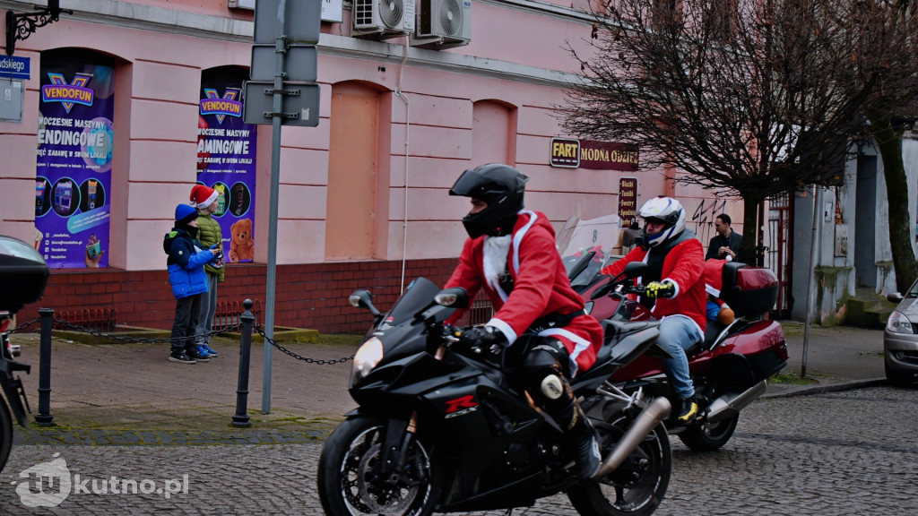 Inwazja Świętych Mikołajów! Tłumy w centrum Kutna