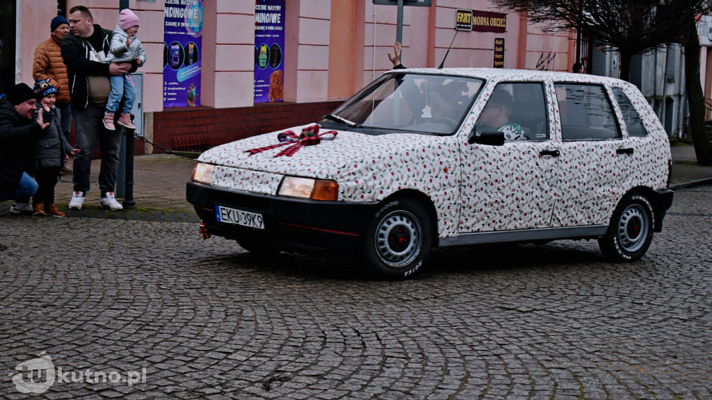 Inwazja Świętych Mikołajów! Tłumy w centrum Kutna