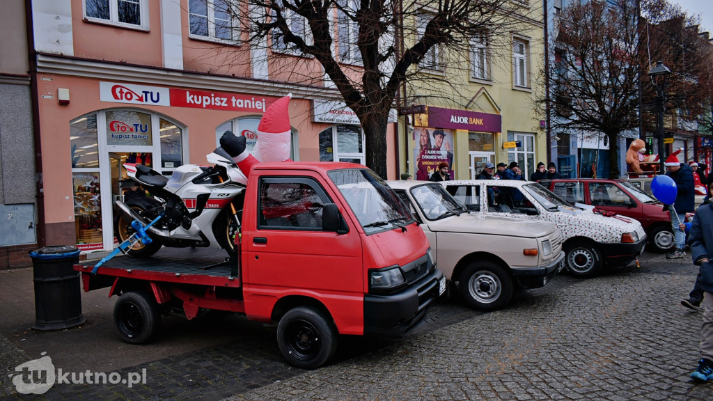 Inwazja Świętych Mikołajów! Tłumy w centrum Kutna