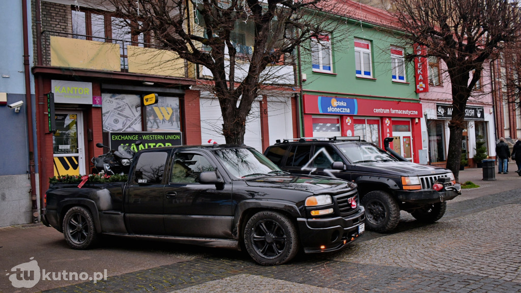 Inwazja Świętych Mikołajów! Tłumy w centrum Kutna