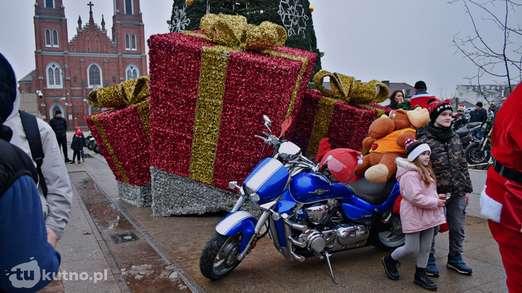 Inwazja Świętych Mikołajów! Tłumy w centrum Kutna