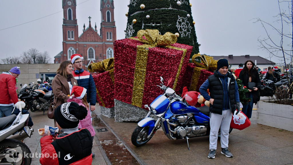 Inwazja Świętych Mikołajów! Tłumy w centrum Kutna