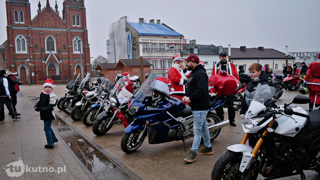 Inwazja Świętych Mikołajów! Tłumy w centrum Kutna