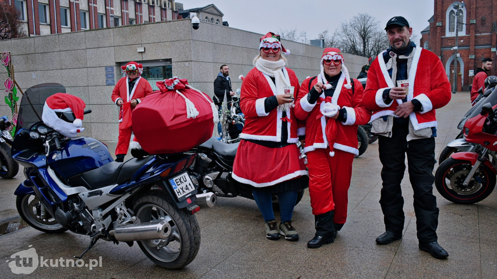 Inwazja Świętych Mikołajów! Tłumy w centrum Kutna