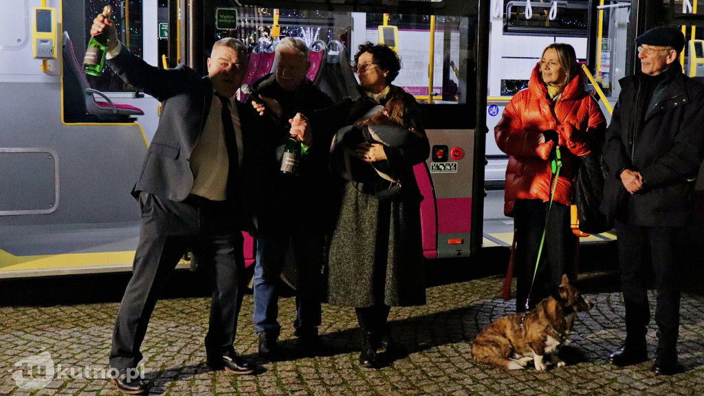 Kutno ma nowy autobus z patronami Kabaretu Starszych Panów