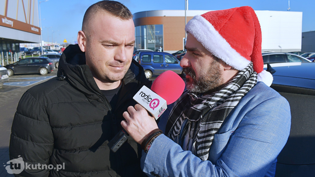 Pomocnicy Świętego Mikołaja rozdali drzewka!