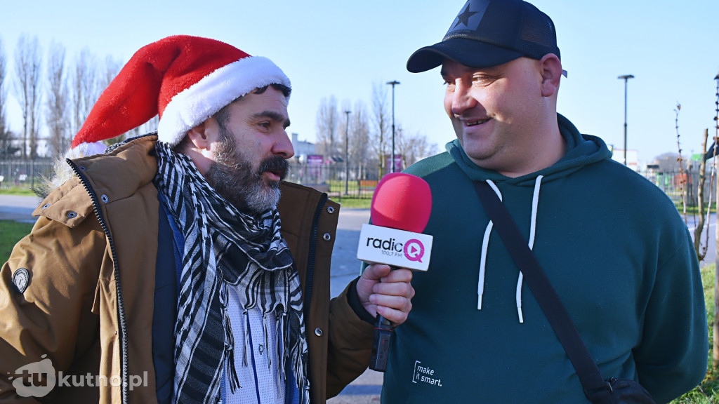 Pomocnicy Świętego Mikołaja rozdali drzewka!