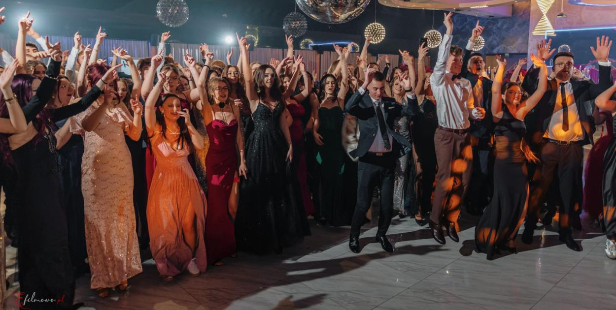 Niezapomniana noc maturzystów Dąbrowszczaka