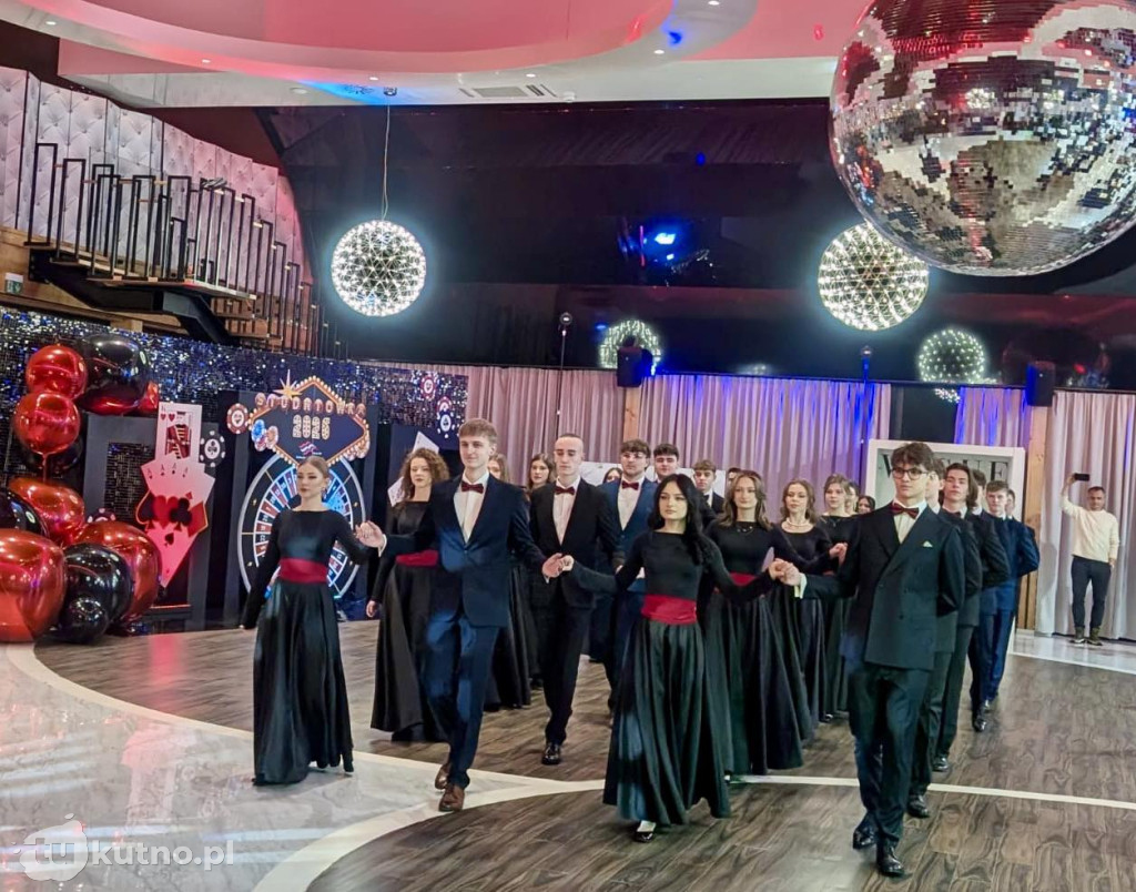 Niezapomniana noc maturzystów Dąbrowszczaka