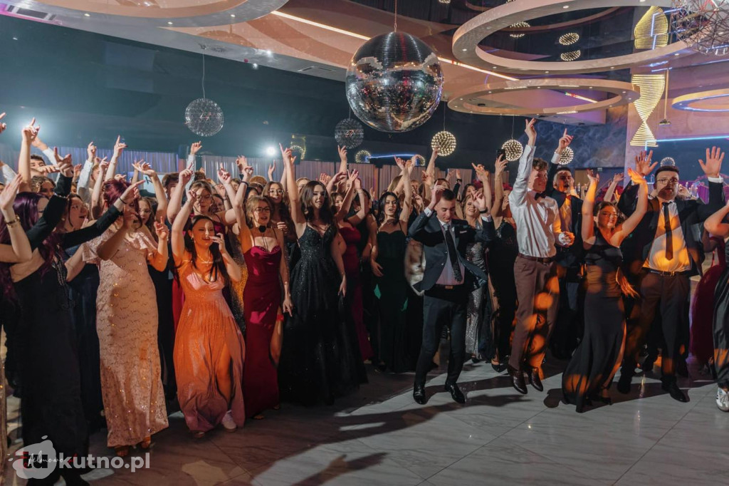 Niezapomniana noc maturzystów Dąbrowszczaka