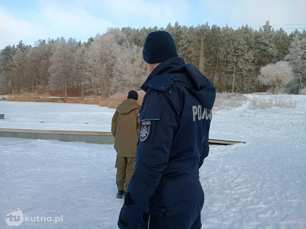 Uczniowie z Gostynina wybrali się na policyjny patrol