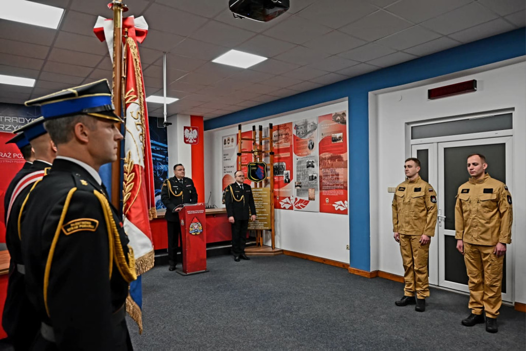 Nowi strażacy w kutnowskiej straży pożarnej [FOTO]