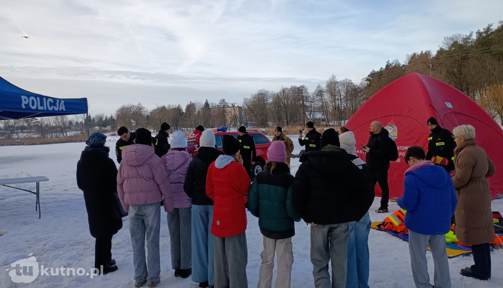 Gostynin: Policja, Straż i WOPR edukują uczniów