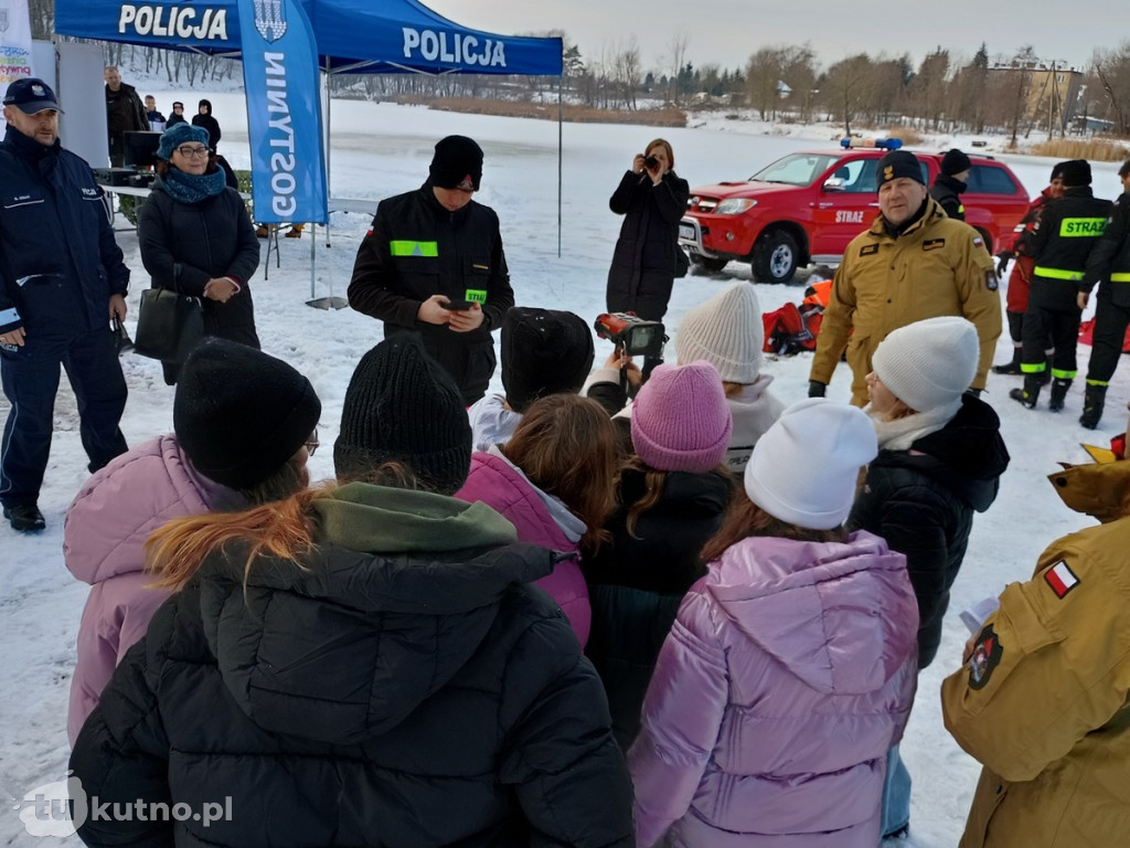 Gostynin: Policja, Straż i WOPR edukują uczniów