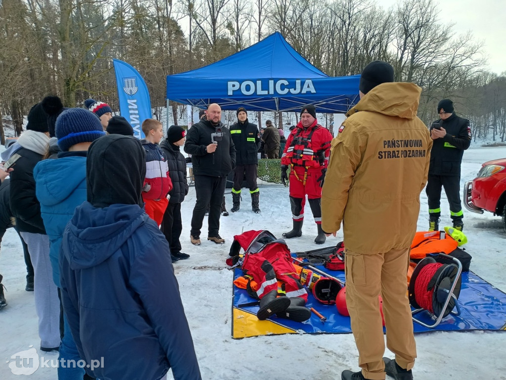 Gostynin: Policja, Straż i WOPR edukują uczniów