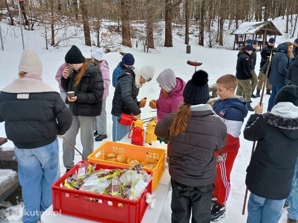 Gostynin: Policja, Straż i WOPR edukują uczniów