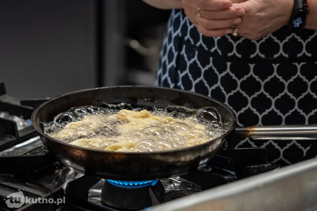 KGW z Łódzkiem zdradzają przepis na najlepsze pączki i faworki