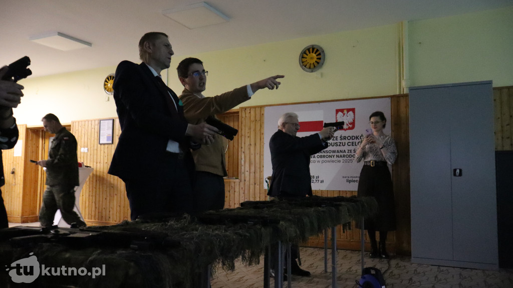 Strzały bez kul, wirtualna strzelnica w Łęczycy