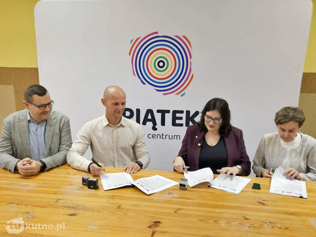 Stadion w Piątku: umowa za ponad 7 milionów podpisana