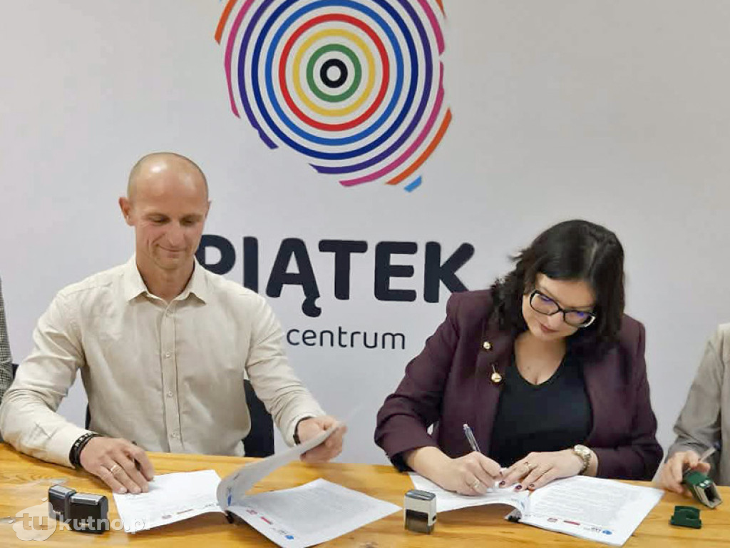 Stadion w Piątku: umowa za ponad 7 milionów podpisana