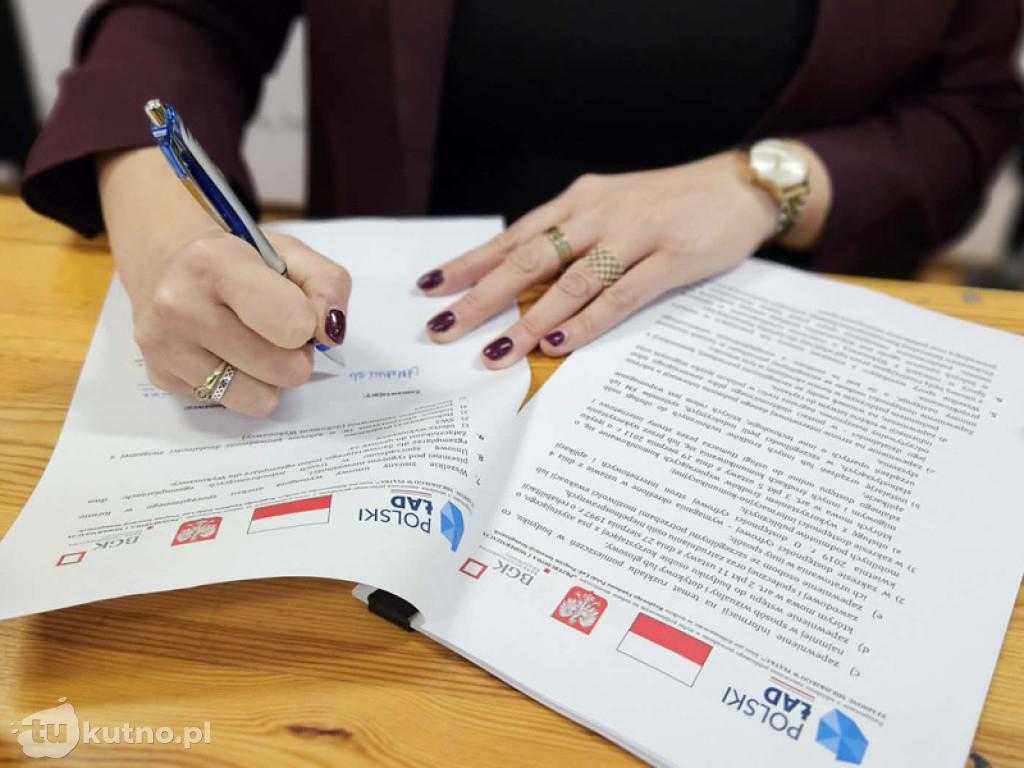 Stadion w Piątku: umowa za ponad 7 milionów podpisana