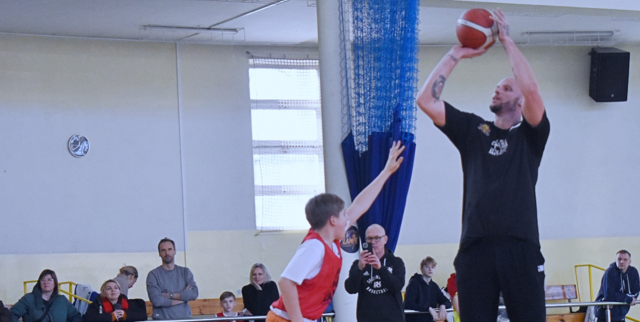 Turniej z Maciejem Lampe trwa