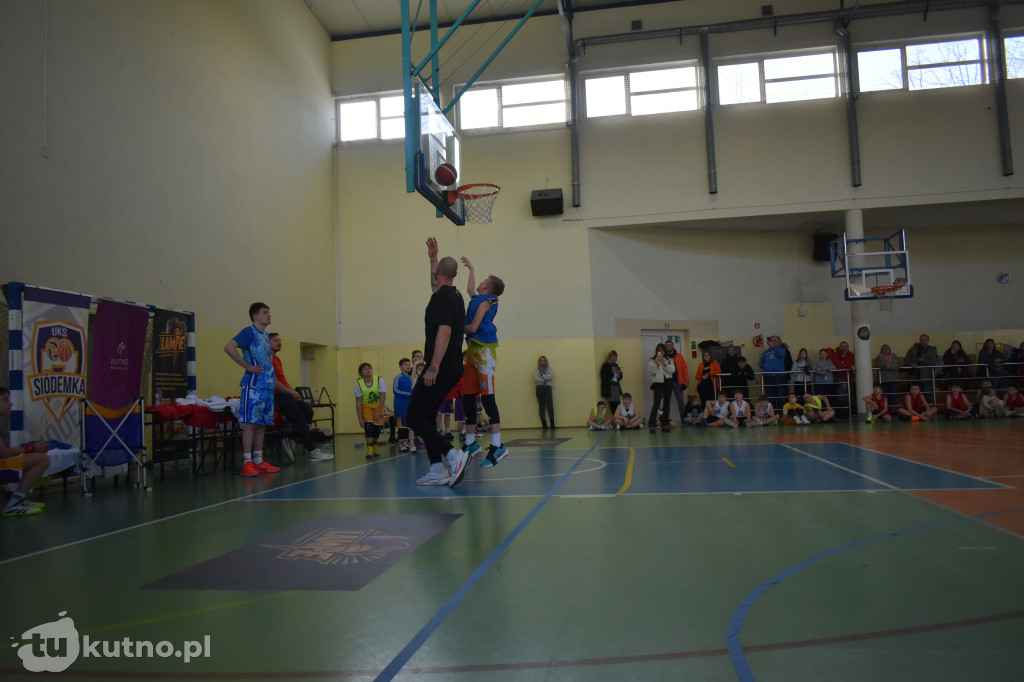 Turniej z Maciejem Lampe trwa