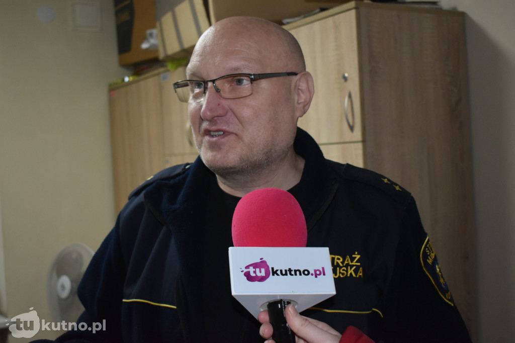 Ponad 100 pączków rozdanych w Kutnie. Słodka inicjatywa Radia Q