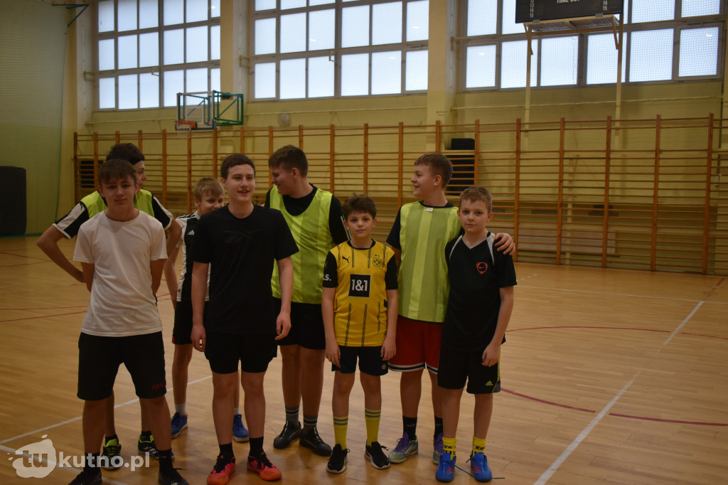 Ponad 100 pączków rozdanych w Kutnie. Słodka inicjatywa Radia Q