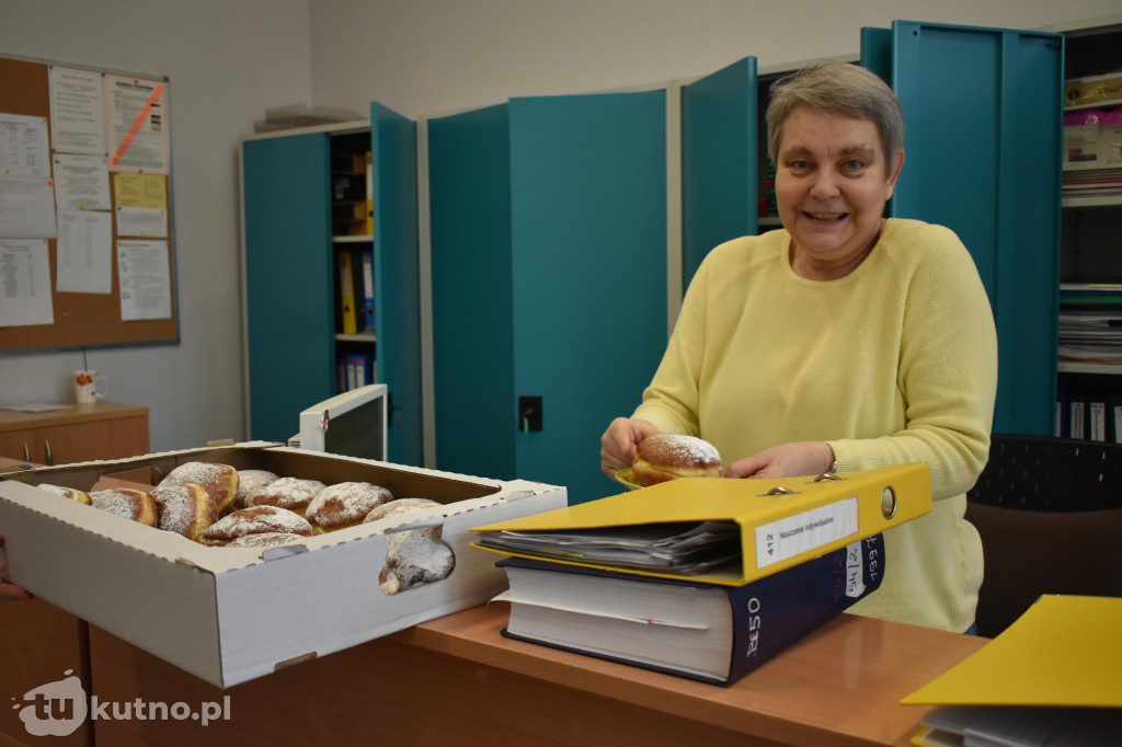 Ponad 100 pączków rozdanych w Kutnie. Słodka inicjatywa Radia Q