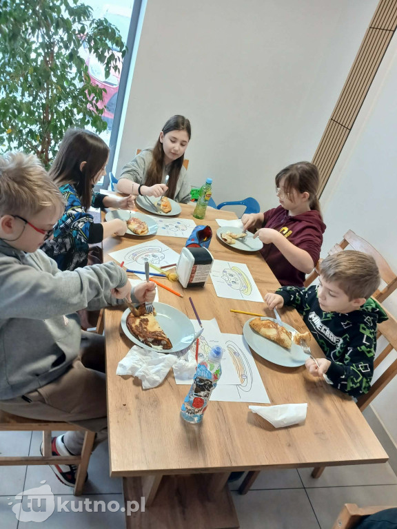 Rodzinka w akcji. Setki tysięcy złotych na wsparcie rodzin w Kutnie