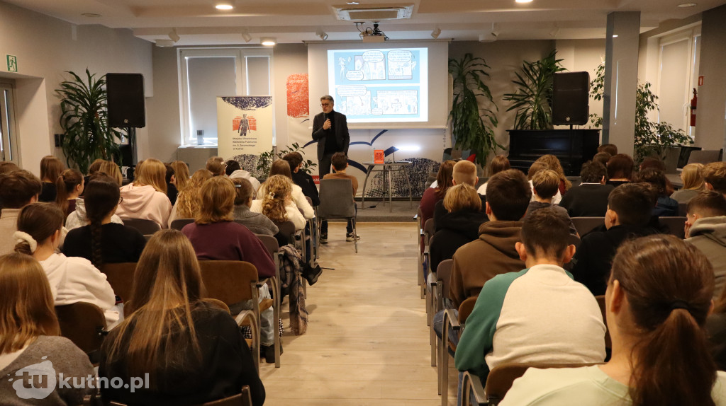 Polski język pod lupą. Michał Rusinek tłumaczy kutnowskiej młodzieży