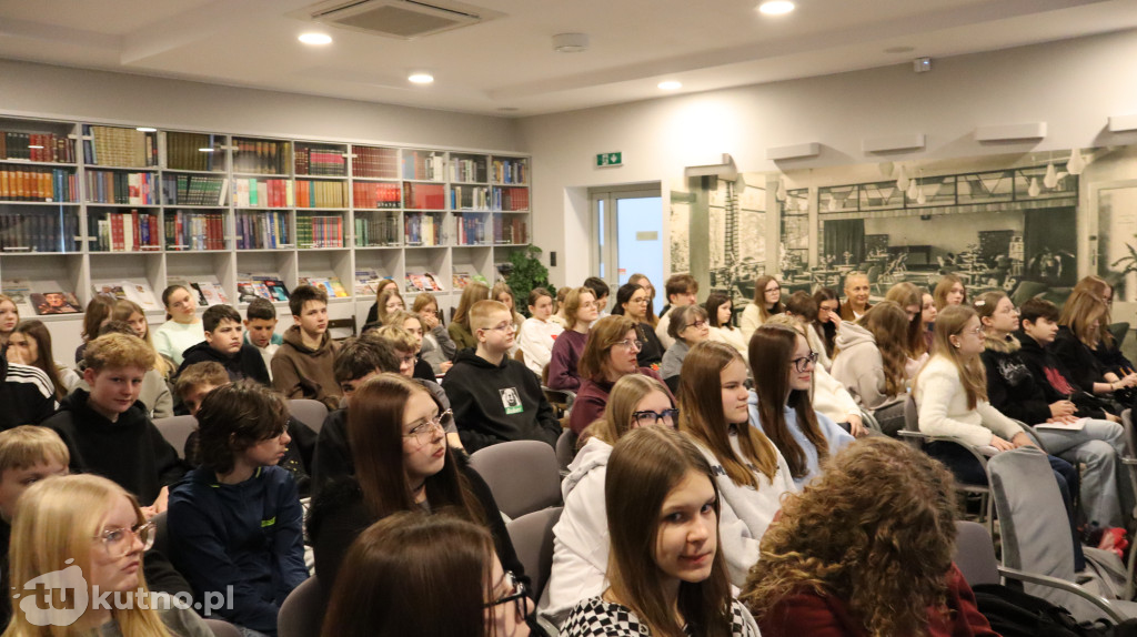 Polski język pod lupą. Michał Rusinek tłumaczy kutnowskiej młodzieży