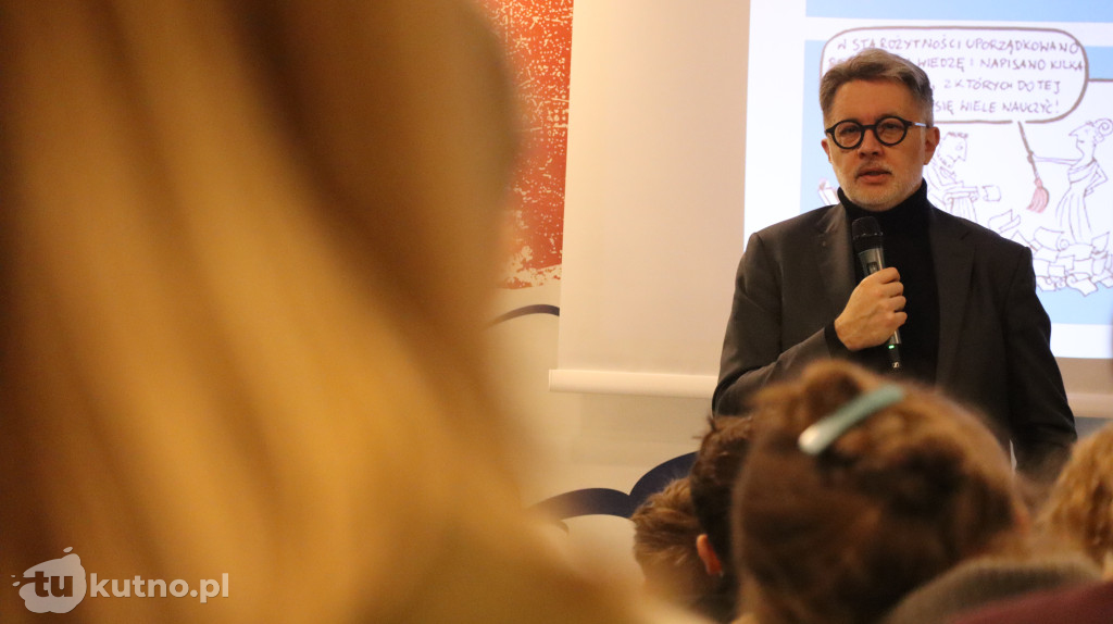 Polski język pod lupą. Michał Rusinek tłumaczy kutnowskiej młodzieży