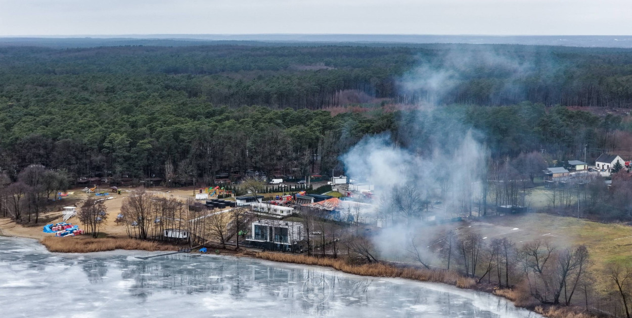 Dramatyczny poranek w Grabinie. Spłonęła Plaża Patelnia