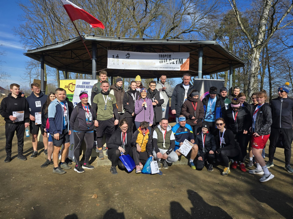 Piątek pobiegł Tropem Wilczym. Pamięć i sport w Parku Miejskim