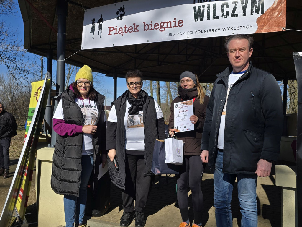 Piątek pobiegł Tropem Wilczym. Pamięć i sport w Parku Miejskim