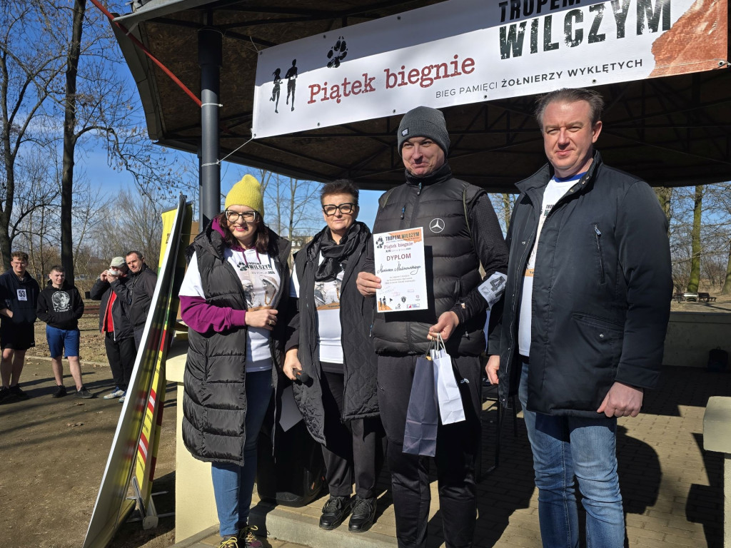 Piątek pobiegł Tropem Wilczym. Pamięć i sport w Parku Miejskim