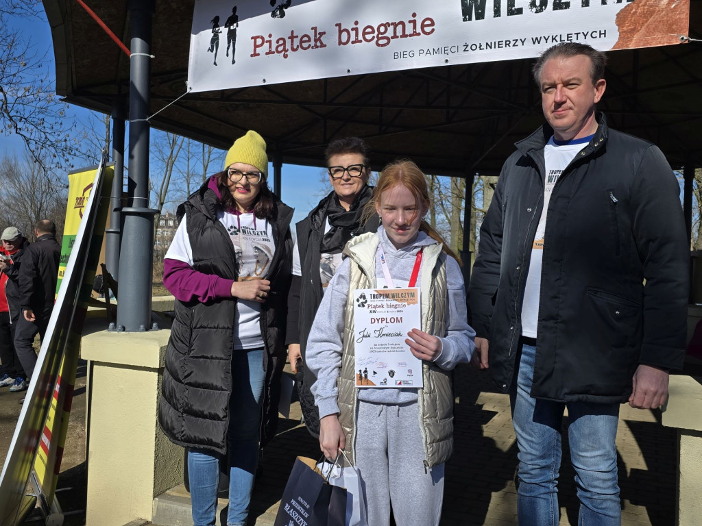 Piątek pobiegł Tropem Wilczym. Pamięć i sport w Parku Miejskim