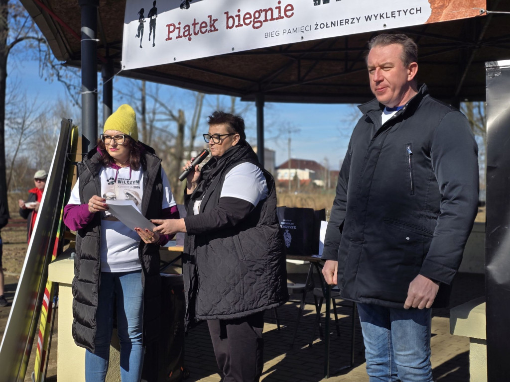 Piątek pobiegł Tropem Wilczym. Pamięć i sport w Parku Miejskim
