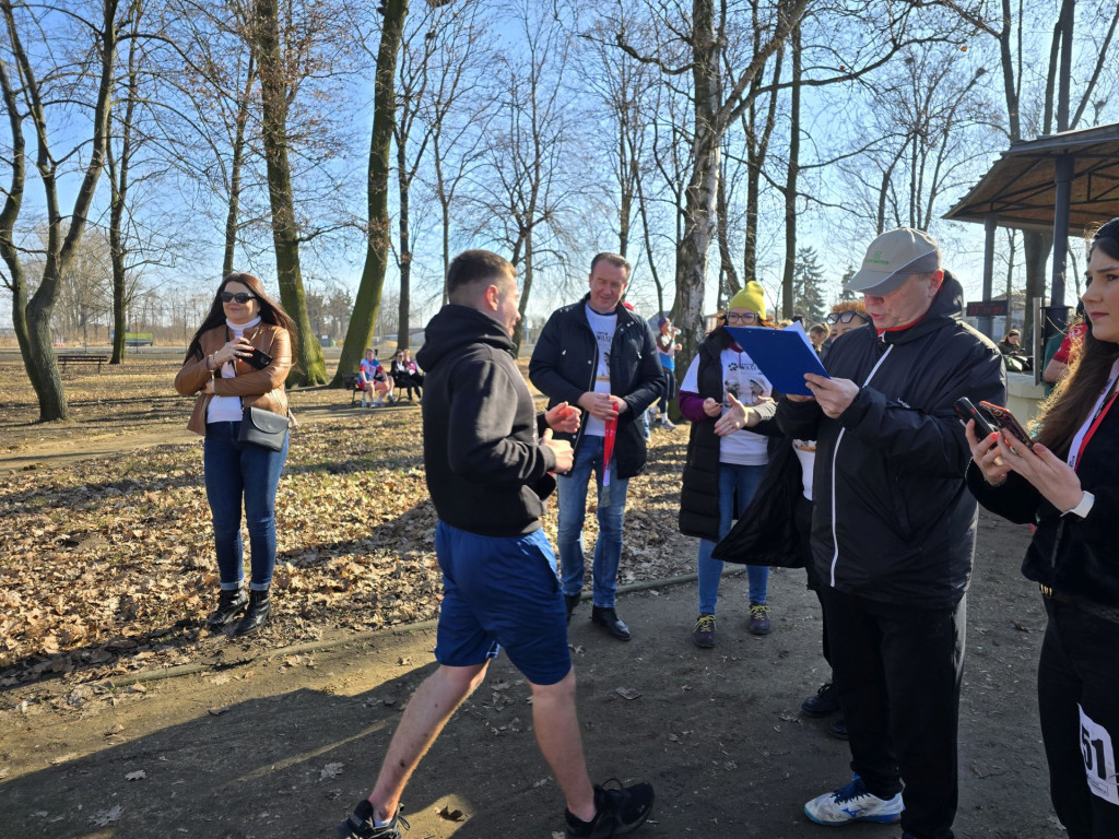 Piątek pobiegł Tropem Wilczym. Pamięć i sport w Parku Miejskim