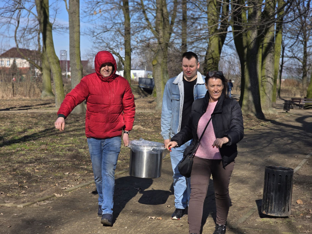 Piątek pobiegł Tropem Wilczym. Pamięć i sport w Parku Miejskim