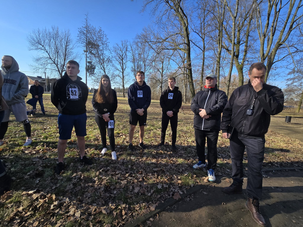 Piątek pobiegł Tropem Wilczym. Pamięć i sport w Parku Miejskim