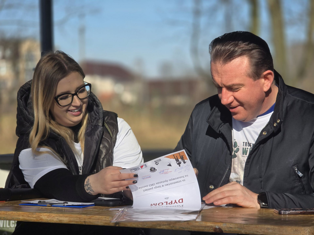 Piątek pobiegł Tropem Wilczym. Pamięć i sport w Parku Miejskim